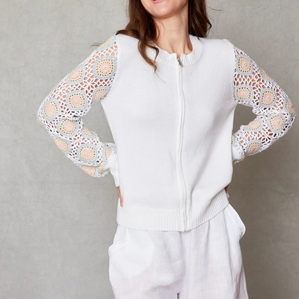 Mystree Zipped Sweater with Crochet Sleeves Size Small NWT